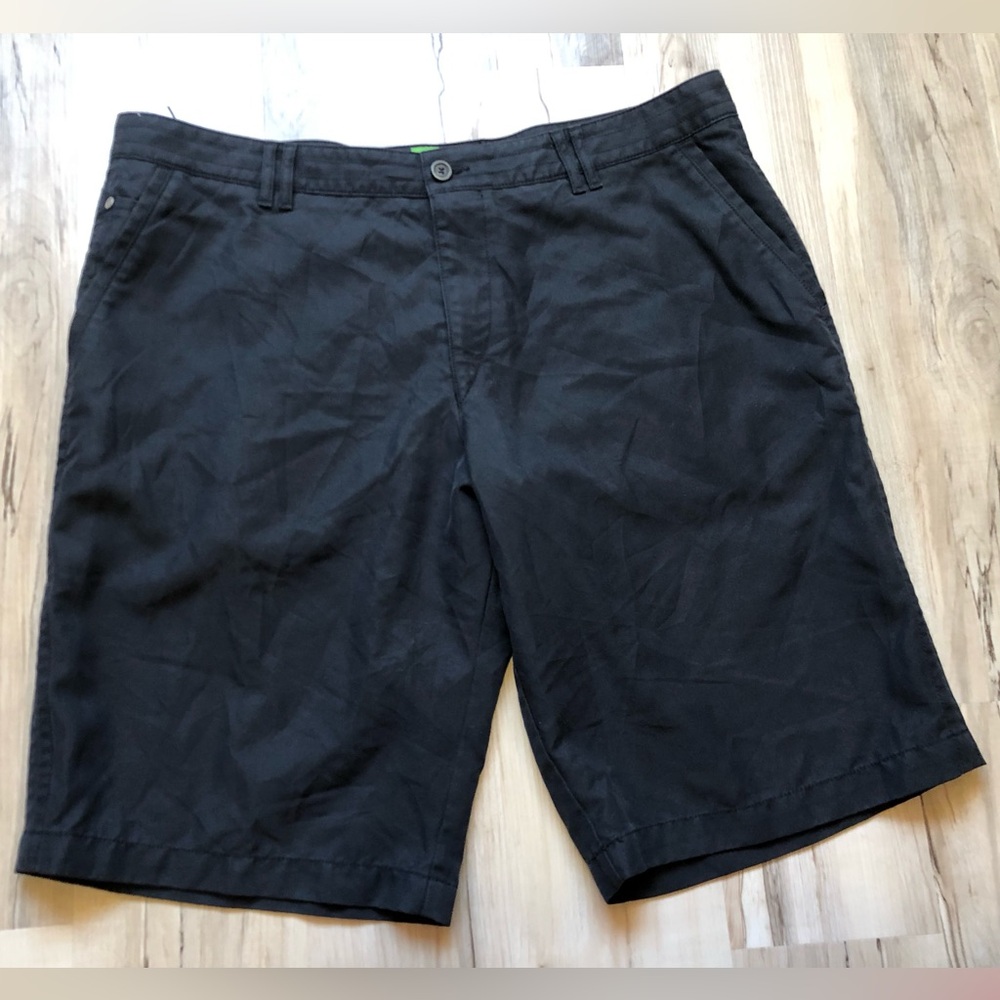 Boss Hugo Boss Hitch Black Flat-Front Men's Shorts 50196230 Golf Green Label - Picture 2 of 15